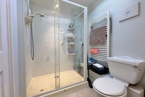 En-suite- click for photo gallery